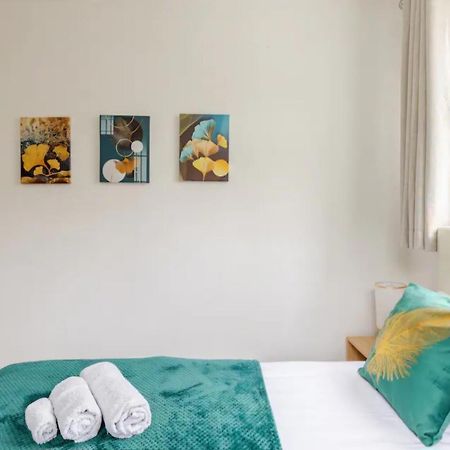 Spacious Two Bedroom Apartment In Battersea, Free Parking Londra Dış mekan fotoğraf