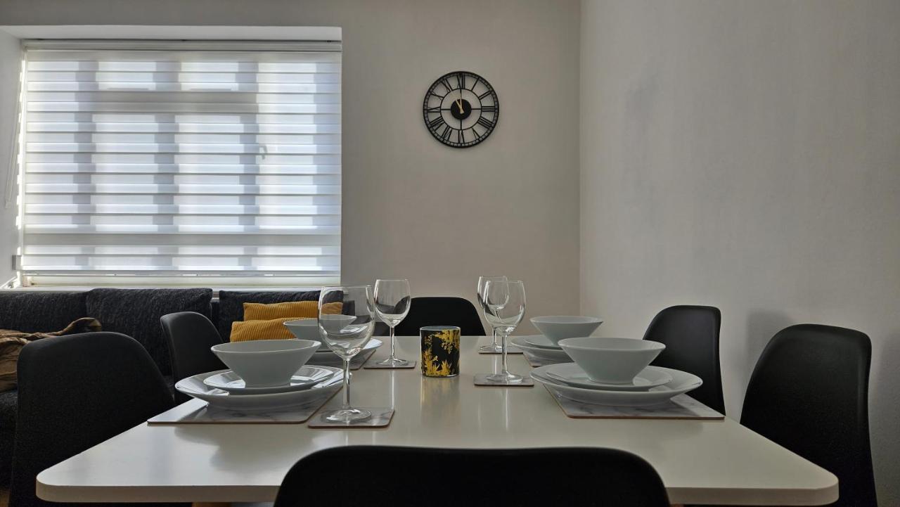 Spacious Two Bedroom Apartment In Battersea, Free Parking Londra Dış mekan fotoğraf