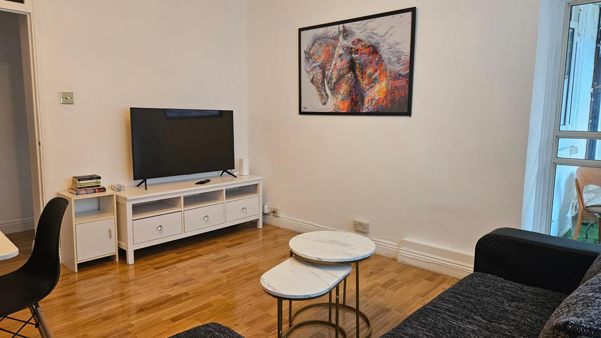 Spacious Two Bedroom Apartment In Battersea, Free Parking Londra Dış mekan fotoğraf