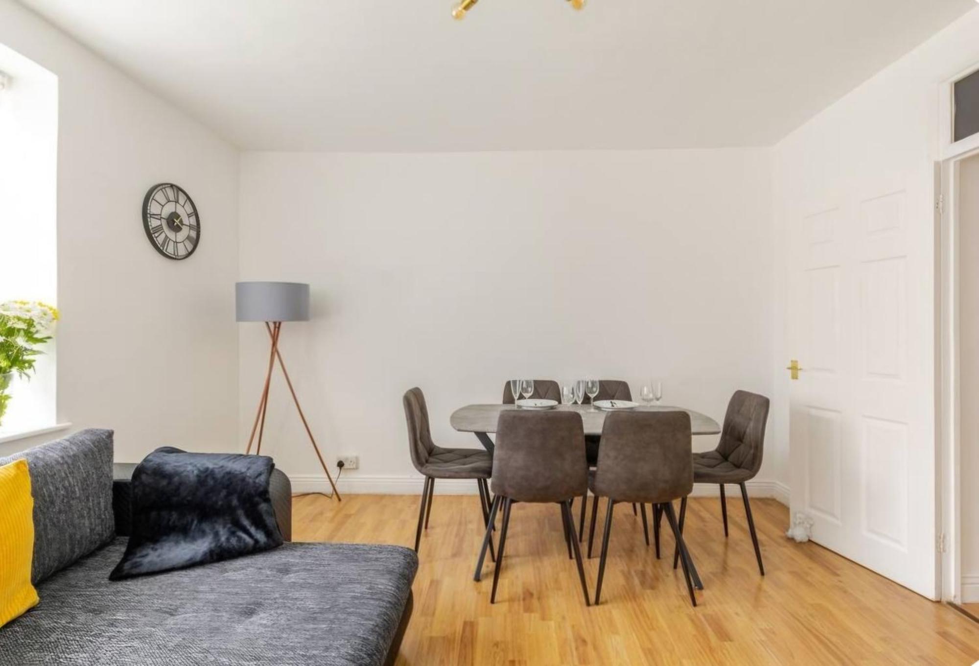 Spacious Two Bedroom Apartment In Battersea, Free Parking Londra Dış mekan fotoğraf